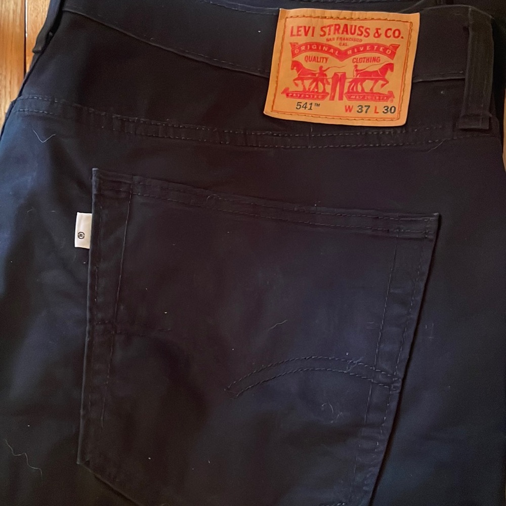 Levi’s 541 37x30 black khakis